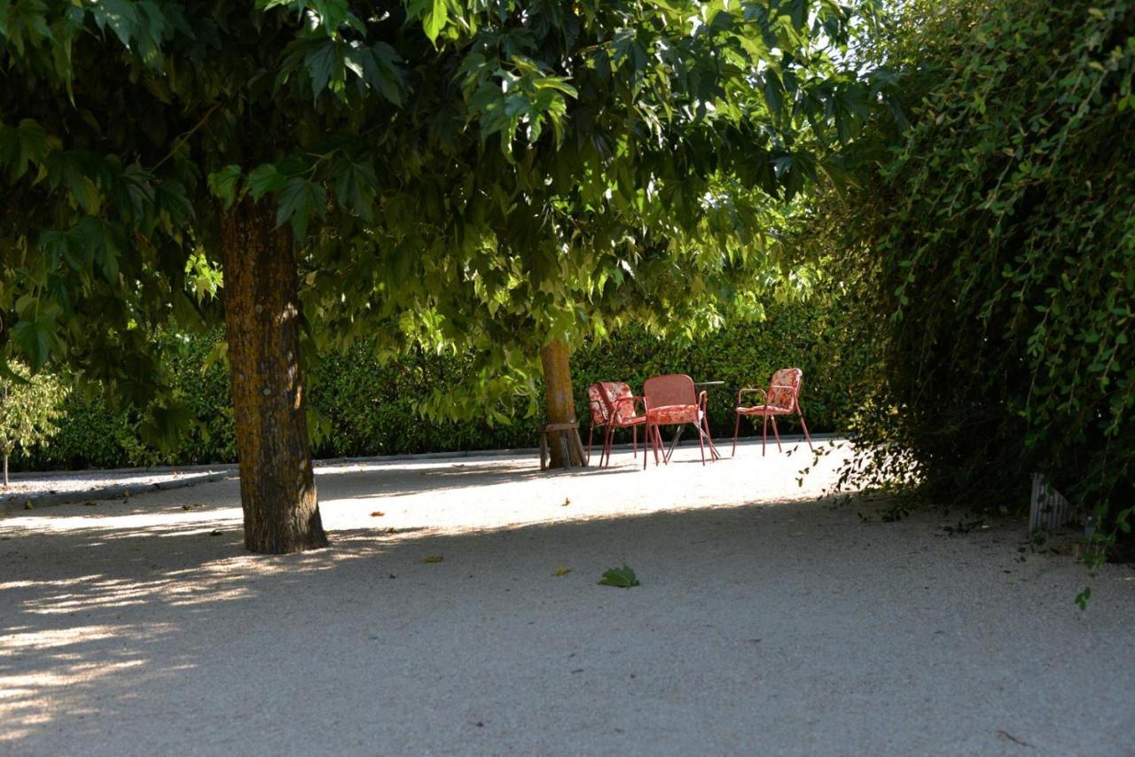 Bed and Breakfast Domaine Des Écureuils à Carpentras Extérieur photo